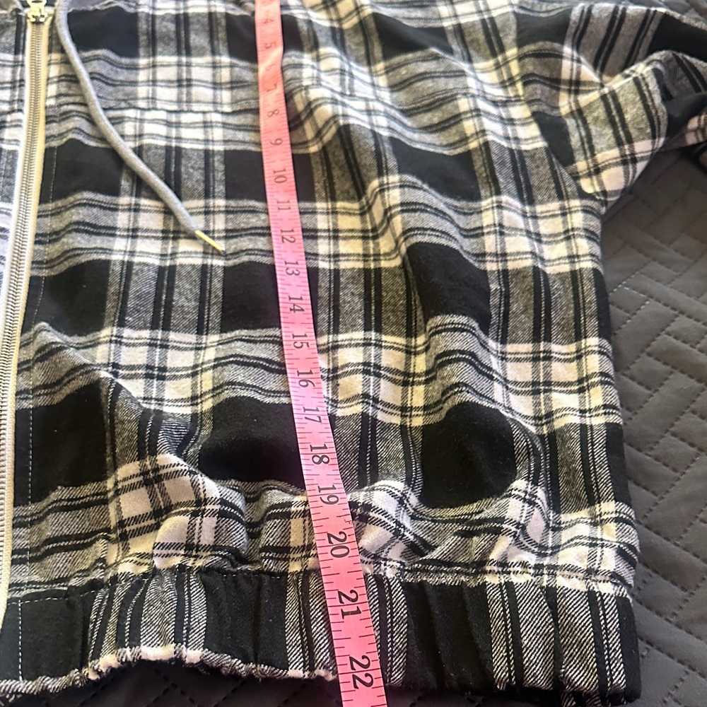 New Look Black & White Plaid Zip-Up Hoodie with Gray Hood - Picture 7 of 11